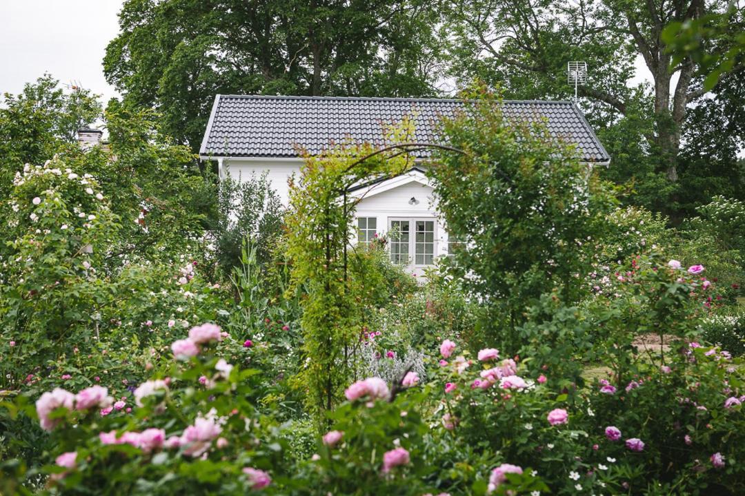 Vallby Cottage Энчёпинг Экстерьер фото